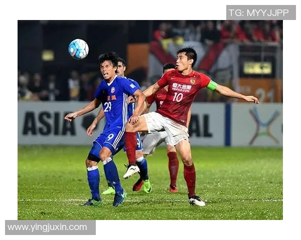 恒大与香港东方对决球迷热情高涨共庆足球盛宴